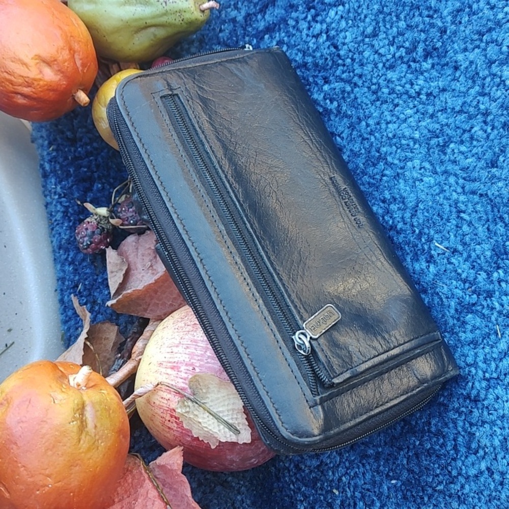 Black Wallet - Picture 5 of 8